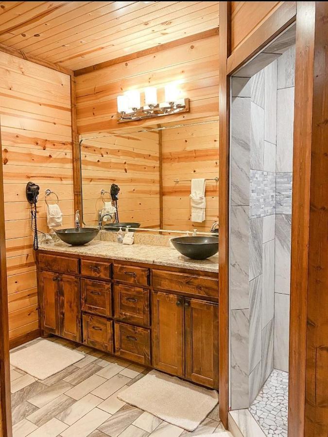 Stone Mountain Lodge 5000Sqft 6 Bed Game Room Pool Table Hot Tub Broken Bow Exterior photo