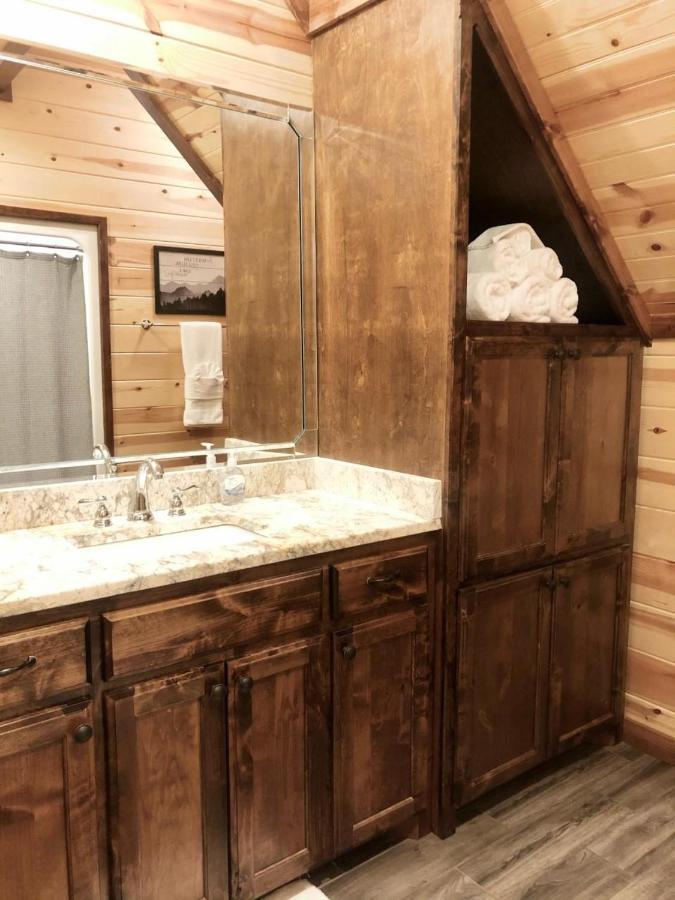 Stone Mountain Lodge 5000Sqft 6 Bed Game Room Pool Table Hot Tub Broken Bow Exterior photo
