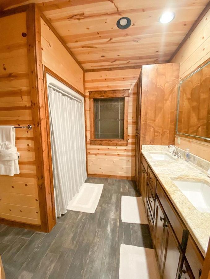 Stone Mountain Lodge 5000Sqft 6 Bed Game Room Pool Table Hot Tub Broken Bow Exterior photo
