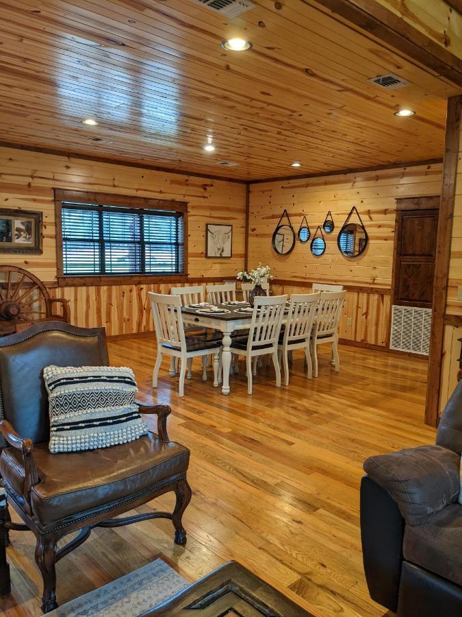 Stone Mountain Lodge 5000Sqft 6 Bed Game Room Pool Table Hot Tub Broken Bow Exterior photo