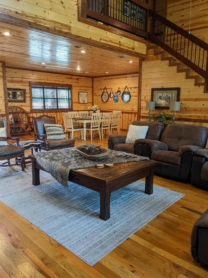 Stone Mountain Lodge 5000Sqft 6 Bed Game Room Pool Table Hot Tub Broken Bow Exterior photo