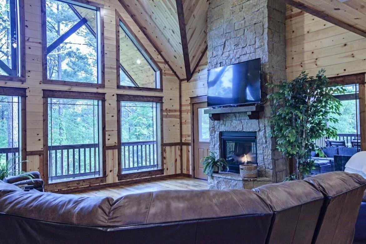 Stone Mountain Lodge 5000Sqft 6 Bed Game Room Pool Table Hot Tub Broken Bow Exterior photo