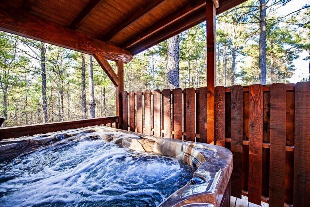 Stone Mountain Lodge 5000Sqft 6 Bed Game Room Pool Table Hot Tub Broken Bow Exterior photo
