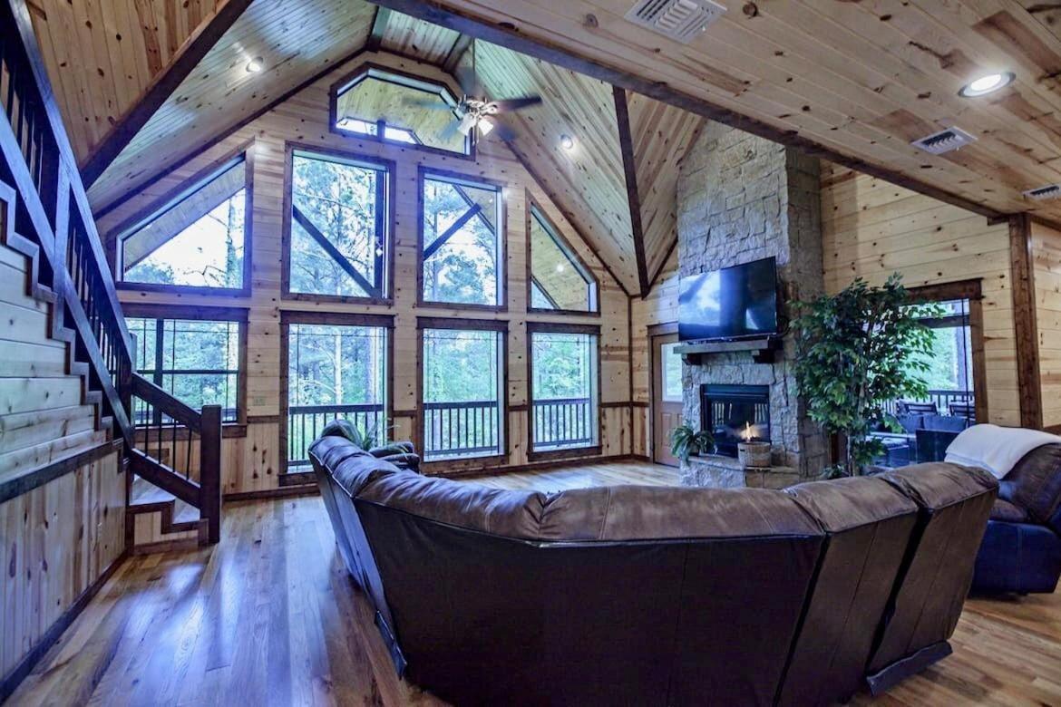 Stone Mountain Lodge 5000Sqft 6 Bed Game Room Pool Table Hot Tub Broken Bow Exterior photo